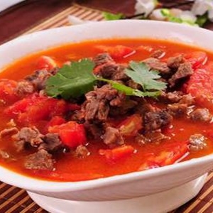 西红柿炖牛肉的做法，最正宗的做法不用高压锅就能做的软烂 ...