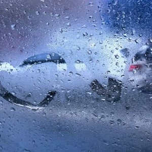 适合下雨天发的朋友圈，下雨天优美的心情短语