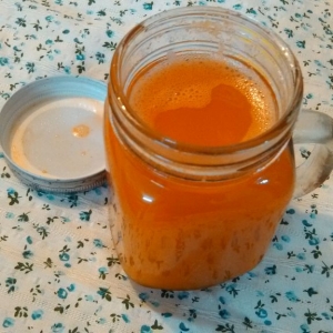 蜂蜜萝卜汁:竟然是感冒发烧,积痰咳嗽的克星