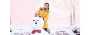 美女在雪中的短句,赞美雪中女子的句子？