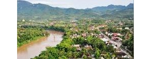 形容湄公河的短句,群山环绕美景的句子？