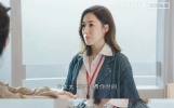 新闻女王：癫公癫婆，上位了连衣服都不整齐穿了