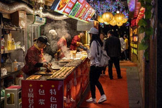 美味与友情：17句深夜夜宵的温馨心情说说